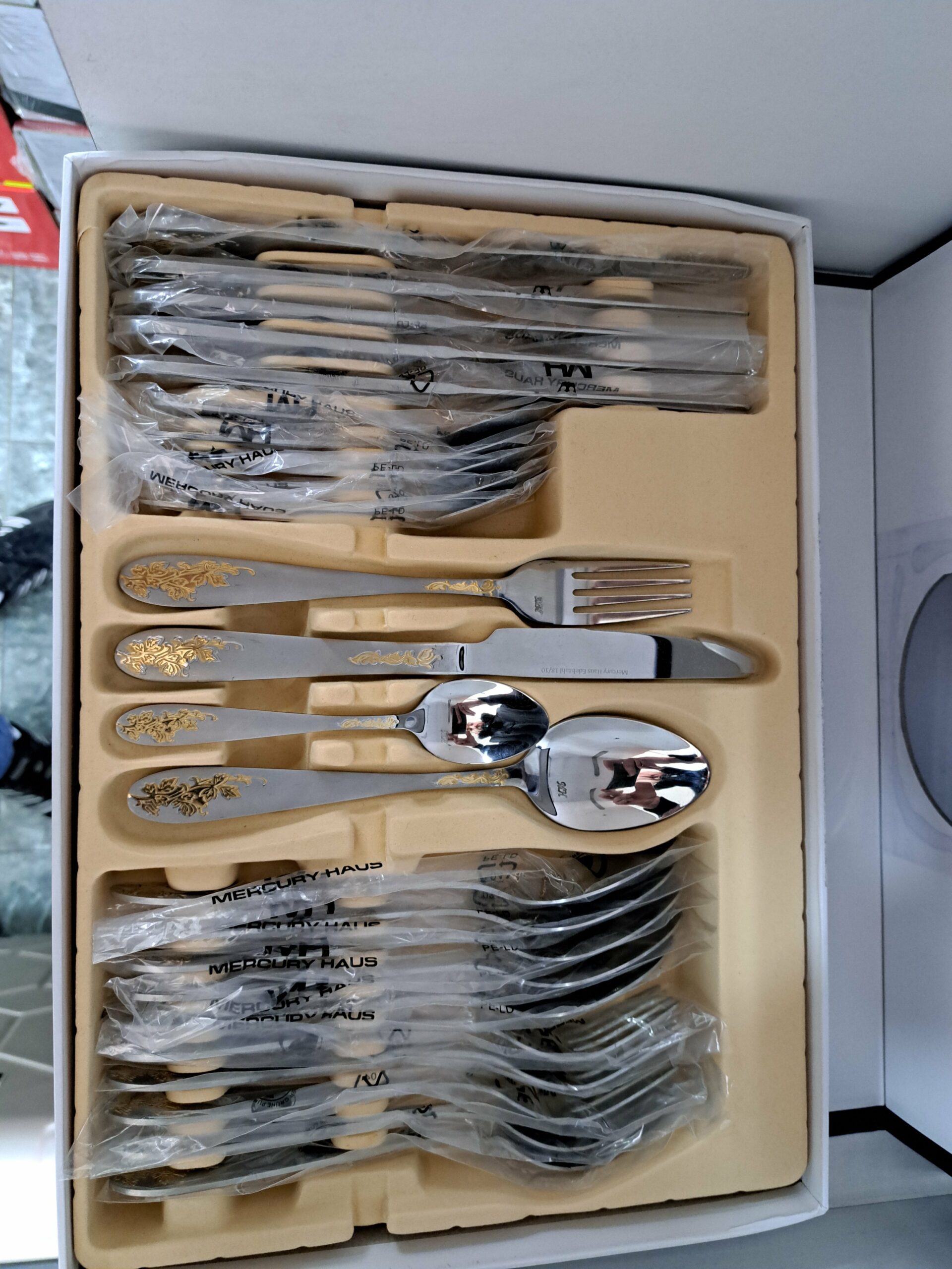Ménagère 24pcs