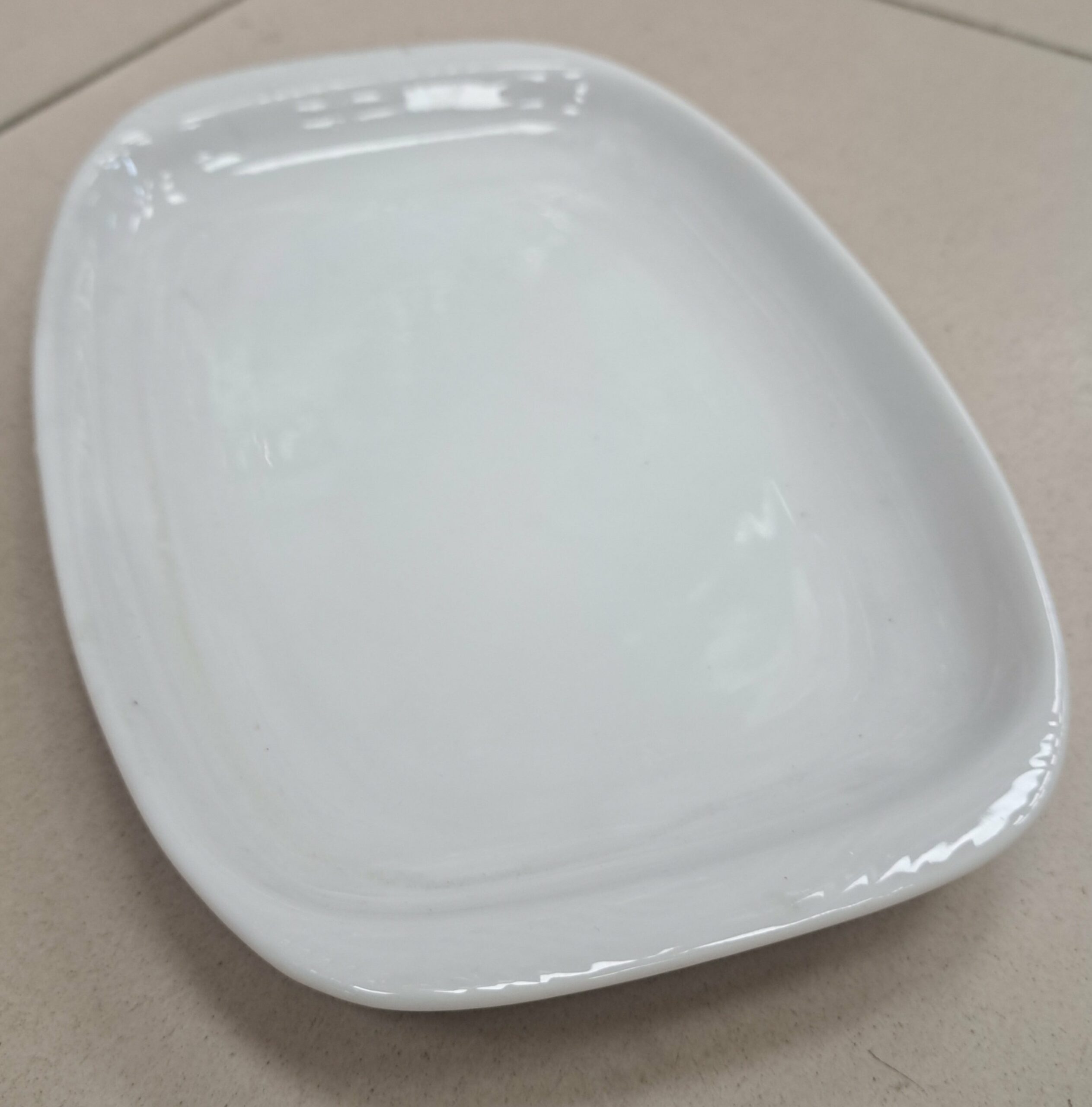 Plateau moyen en porcelaine