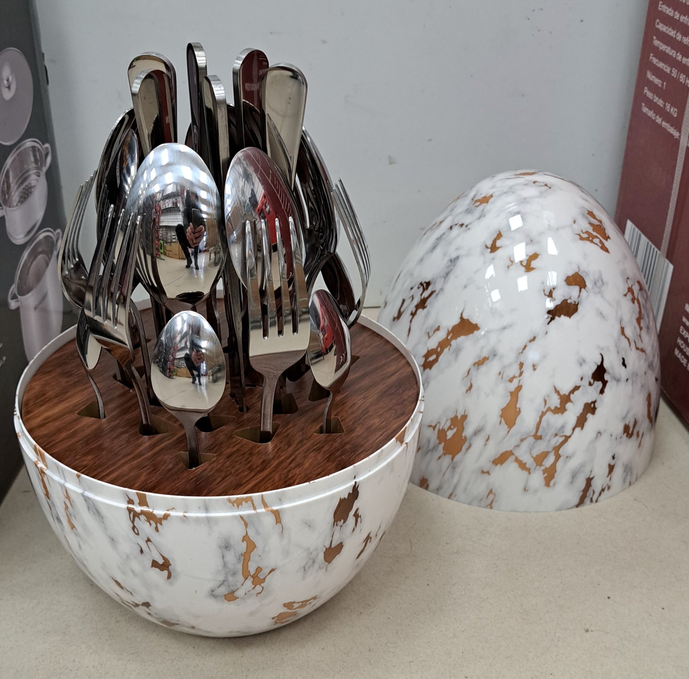 Menagere 24pcs - oeuf blanc