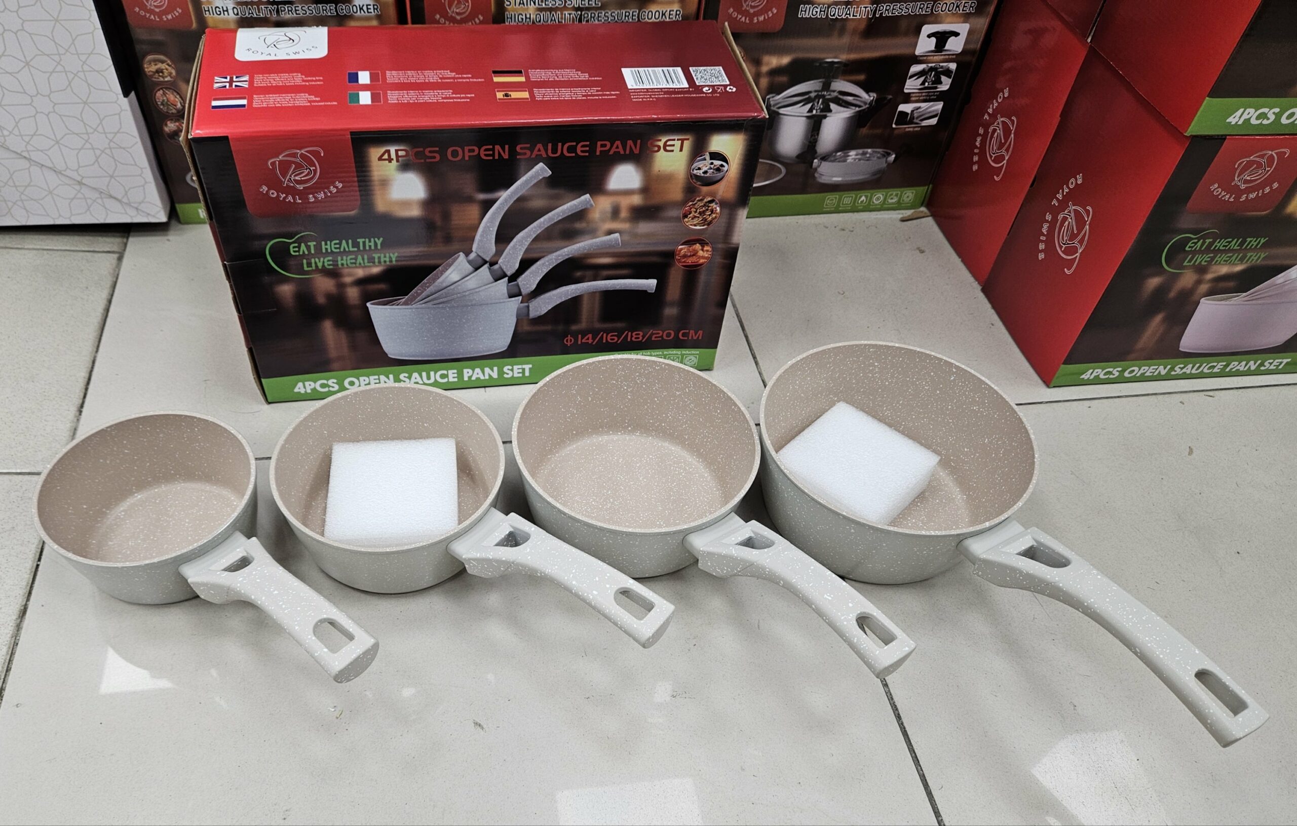 Casserolle 4 pièces manche fixe beige