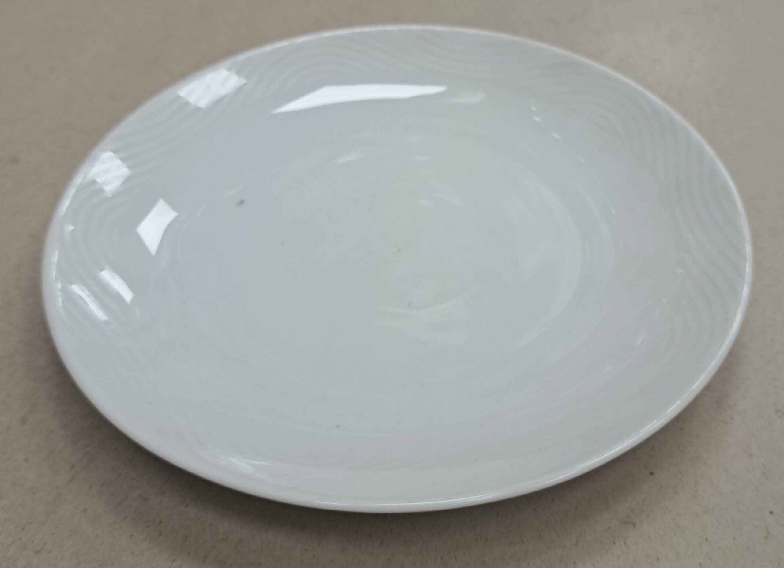 Petite Assiette en Porcelaine