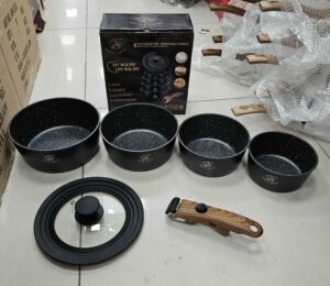 Casserolles 4 Pièces + 1 Manche Adaptatif + 1 Couvercle Adaptatif - Noir