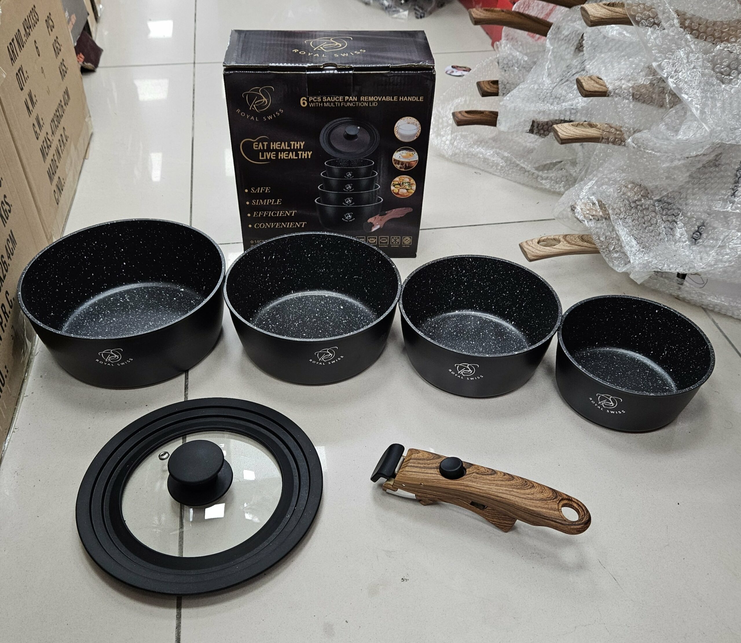 Casserolles 4 Pièces + 1 Manche Adaptatif + 1 Couvercle Adaptatif - Noir