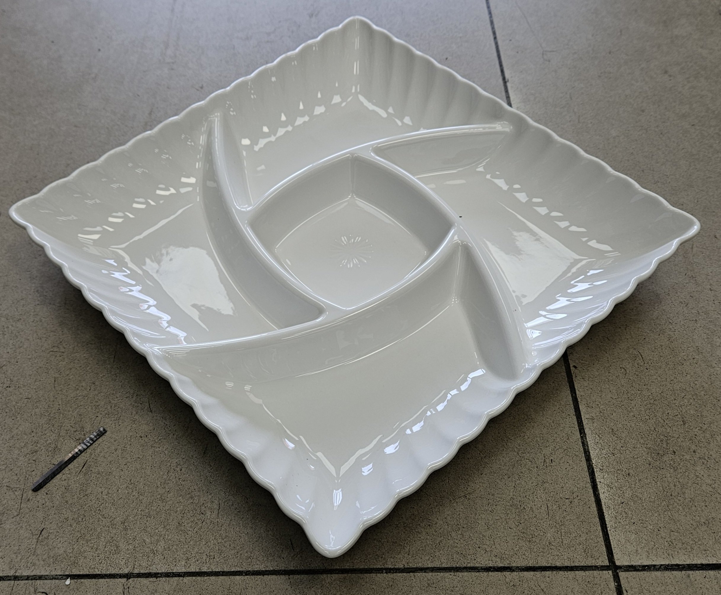 Plat de présentation en porcelaine - YS-T11