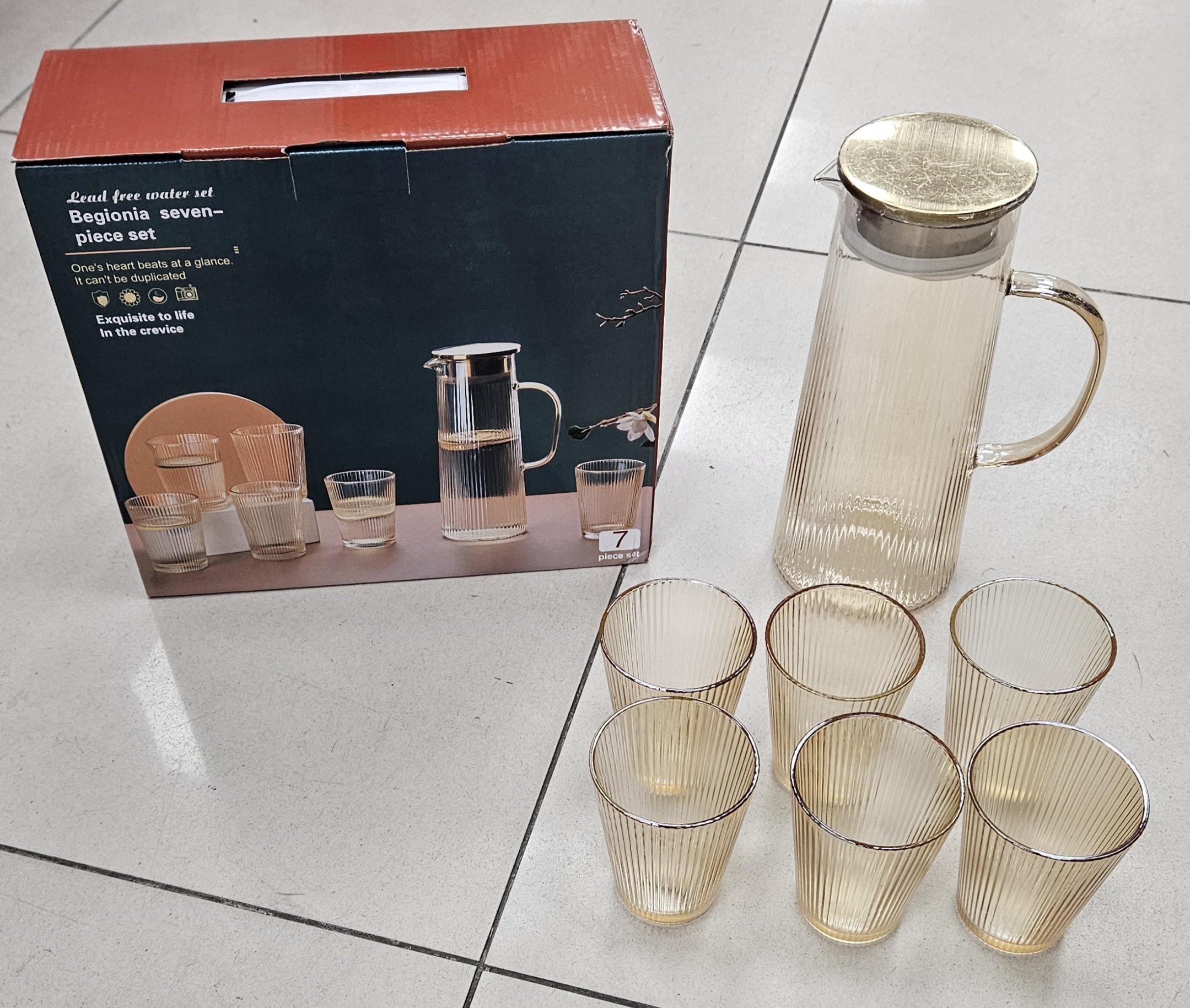Carafe + 6 verre rayé doré