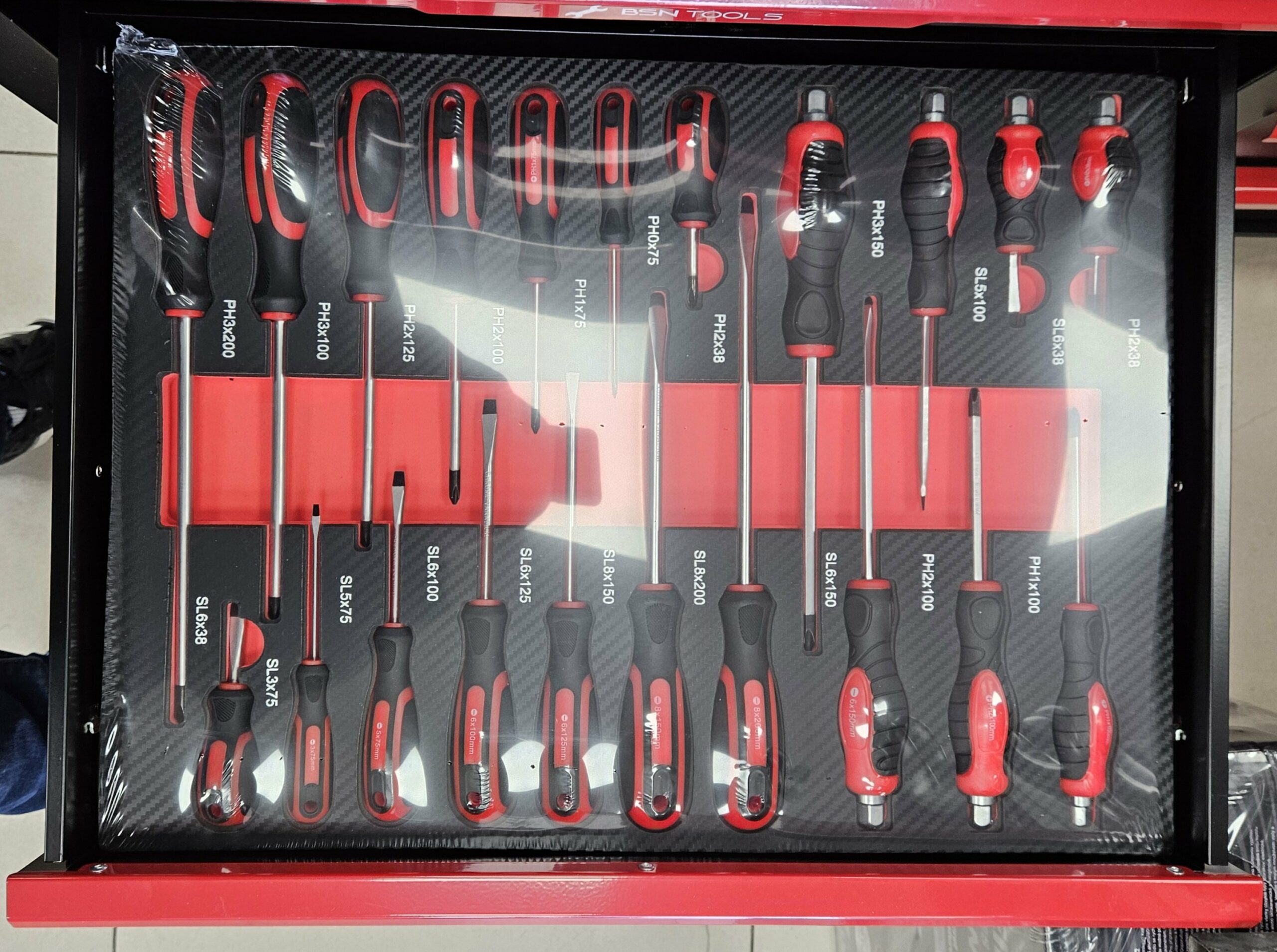 Servante d'atelier avec établie en bois - 359pcs