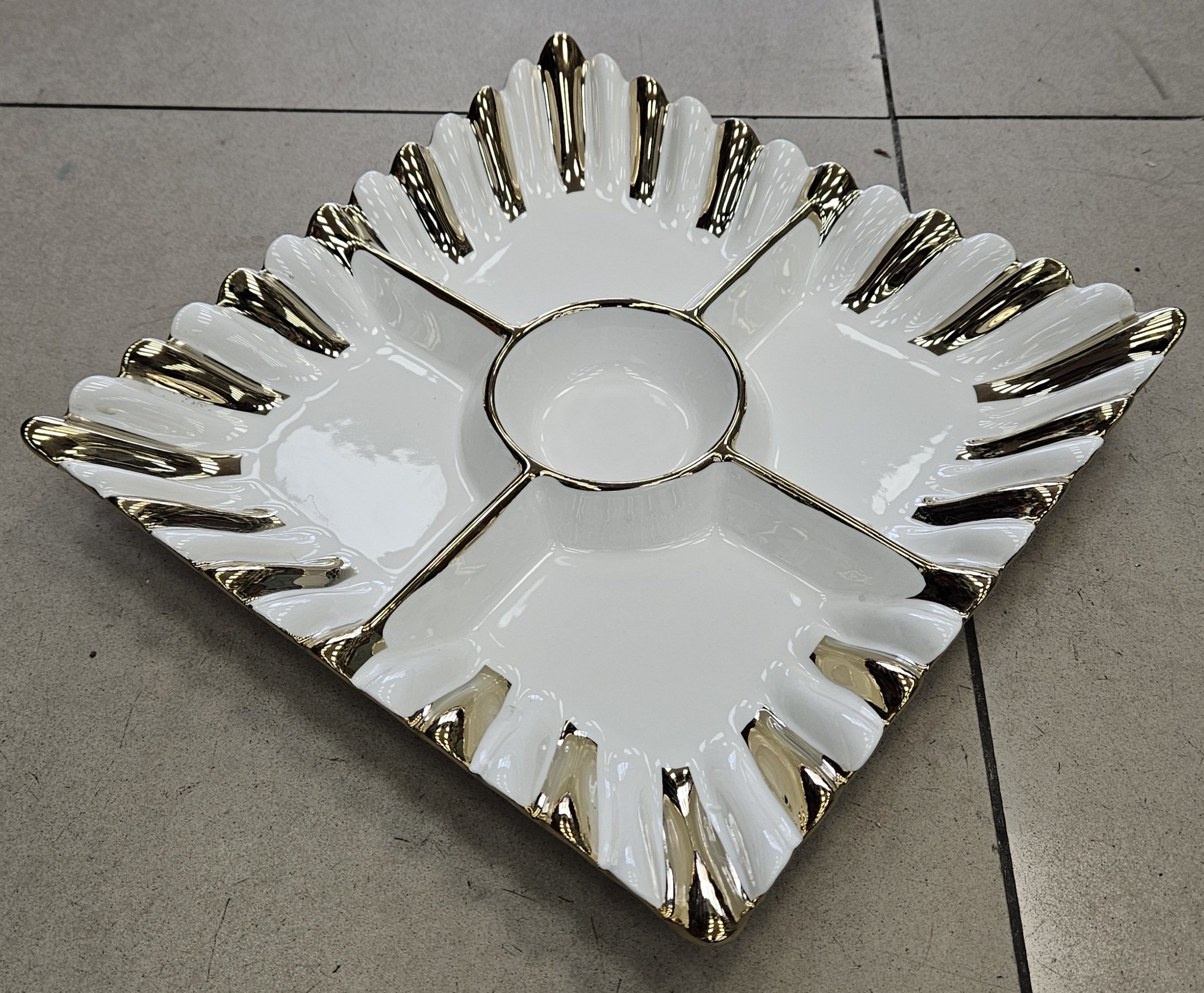 Plat de présentation en porcelaine- YS-T04