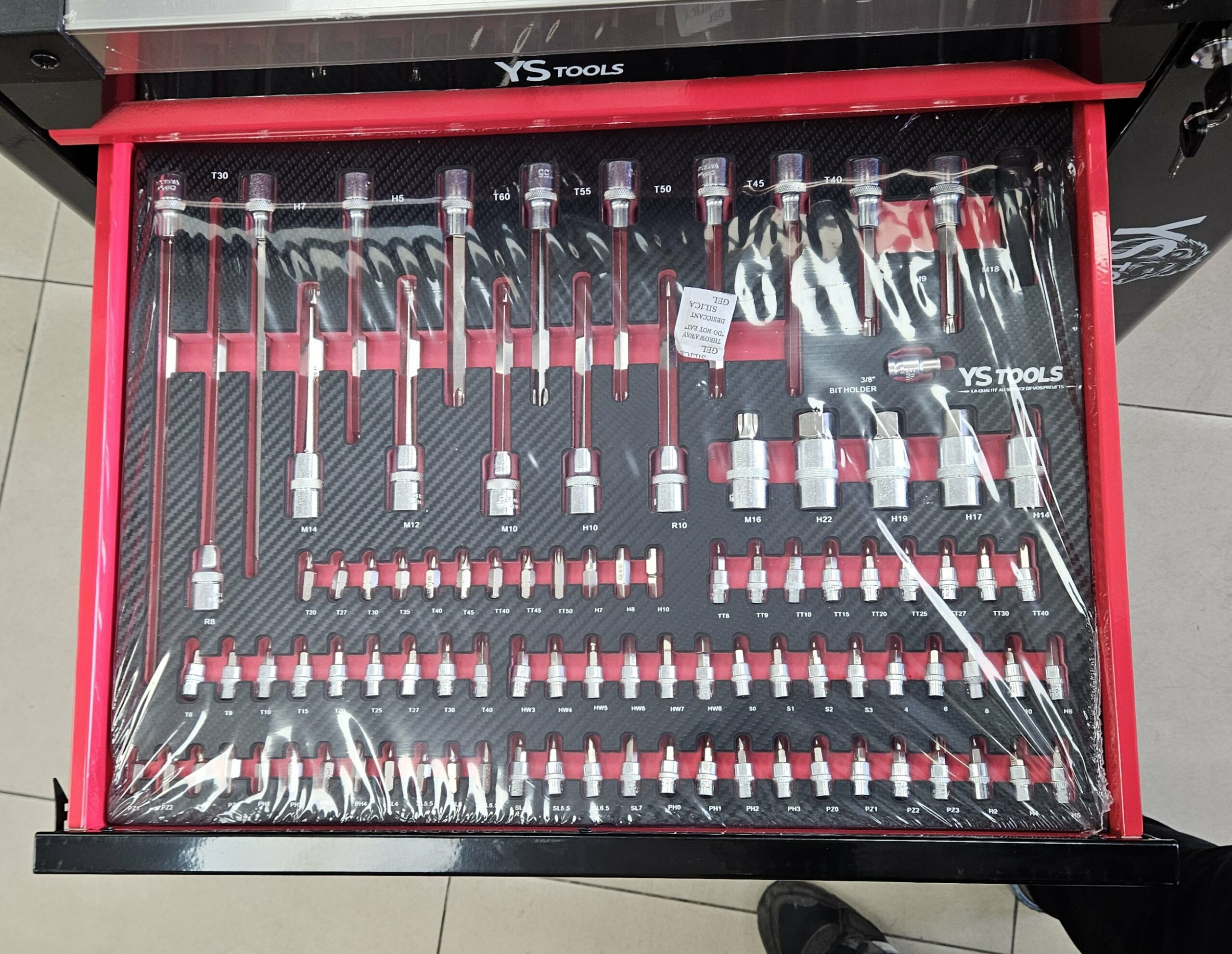 Servante d'atelier 4/6 - 206 outils