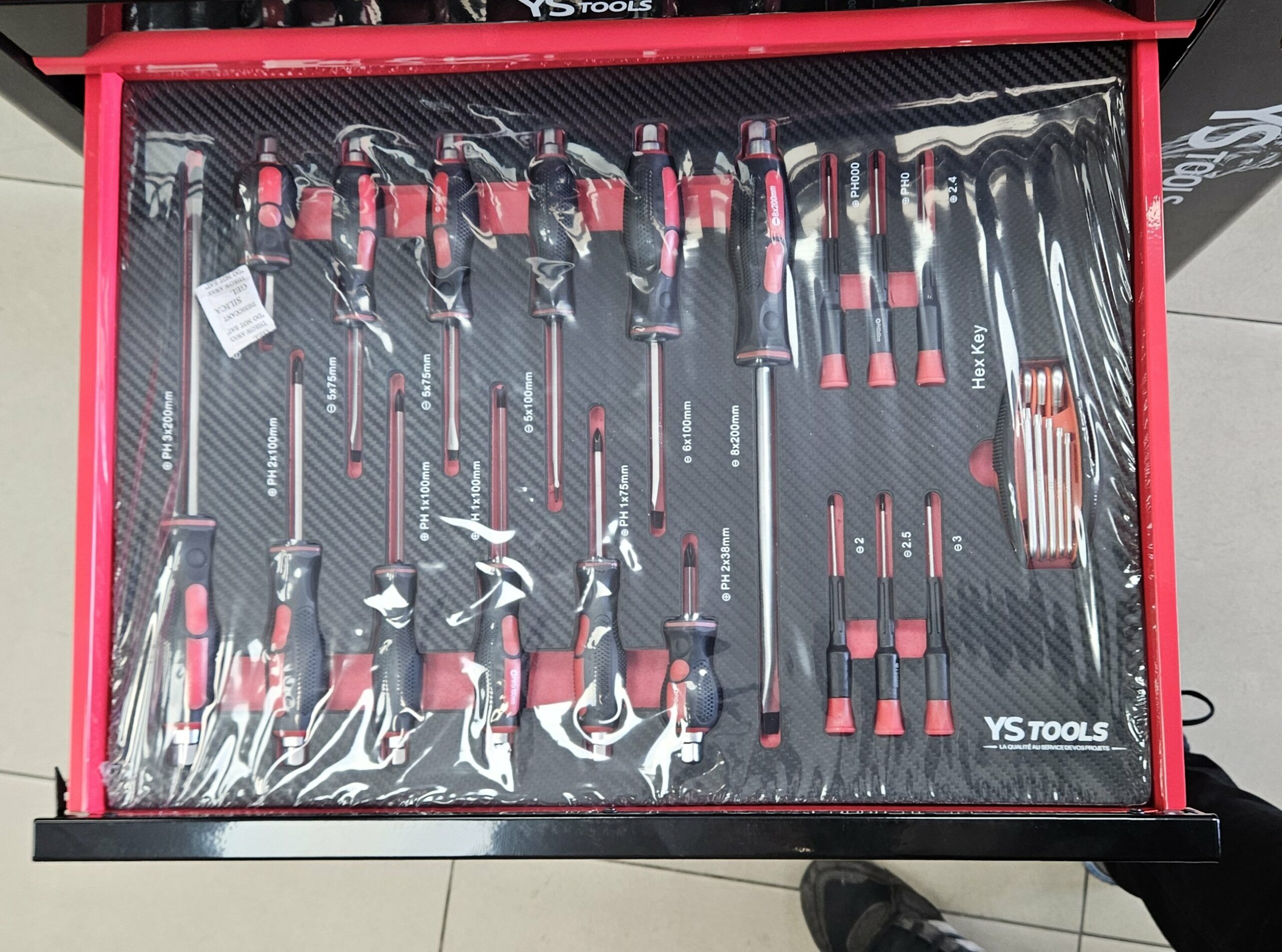 Servante d'atelier 4/6 - 206 outils